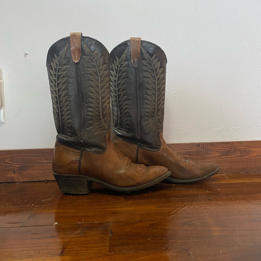 Vintage women’s cowboy / cowgirl boots